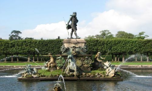 Zdjęcie ROSJA / Peterhof / brak / fontanna