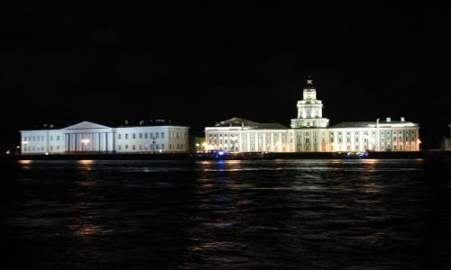 Zdjęcie ROSJA / brak / Sankt Petersburg / nocą