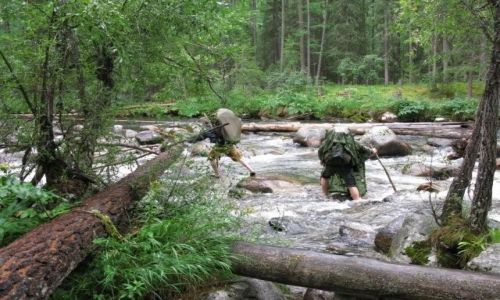 Zdjecie ROSJA / Hakasja / Sajany / przeprawa