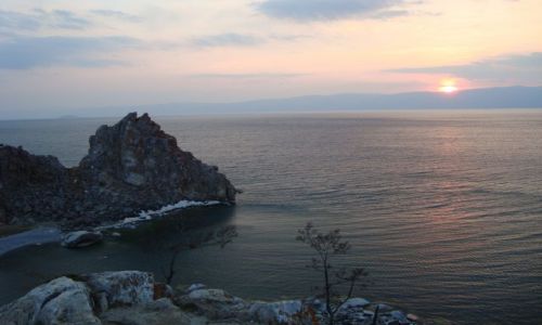 Zdjęcie ROSJA / Syberia / Olchon / Różowe niebo Szamanki