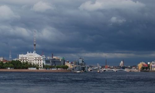 Zdjęcie ROSJA / Archangielsk / w Sankt Petersburgu / Sankt Petersburg widok na Aurorę
