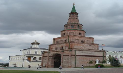 Zdjecie ROSJA / Tatarstan / Kazań / Kazań - baszta Soyembike w dzień