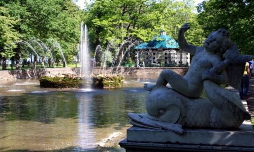 ROSJA / - / PETERHOF / Ogrody.