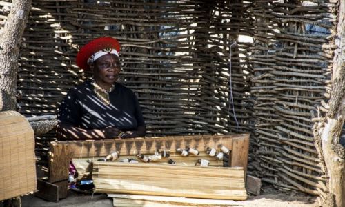 Zdjęcie RPA / Shakaland / Shakaland / Zuluska przy pracy