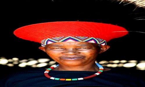 Zdjecie RPA / Zululand / wioska Zuluska / Kobieta