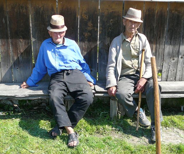 Zdjęcia: targ, Maramuresz, Kapelusiki5, RUMUNIA Zdjęcia: targ, Maramuresz, Kapelusiki5, RUMUNIA