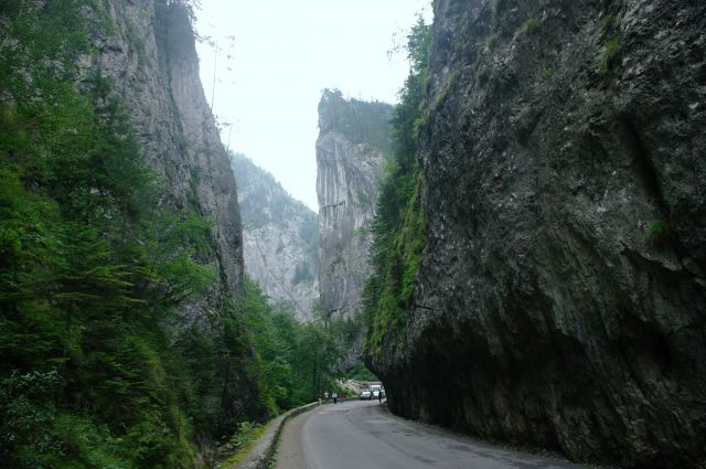 Zdjęcia: wąwóz Bicaz, Transylwania, 300 metrów wysokości - 30 szerokości, RUMUNIA Zdjęcia: wąwóz Bicaz, Transylwania, 300 metrów wysokości - 30 szerokości, RUMUNIA