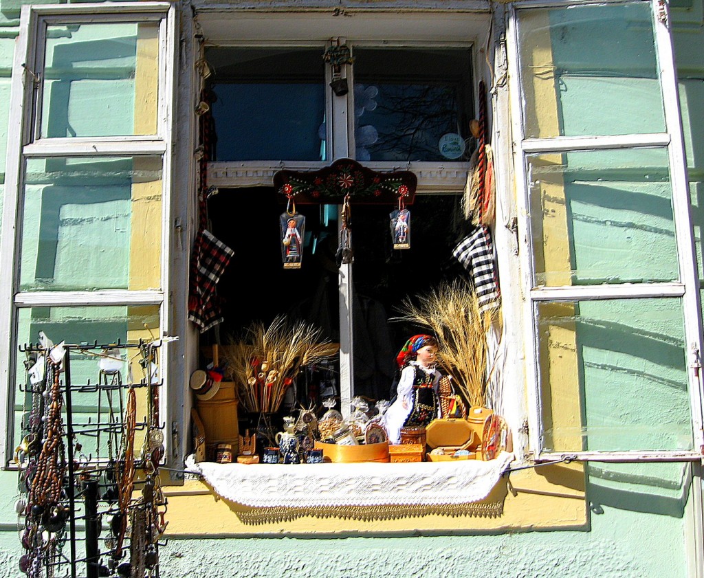 Zdjęcia: Sighisoara, Transylwania, okno z przybraniem?, RUMUNIA Zdjęcia: Sighisoara, Transylwania, okno z przybraniem?, RUMUNIA