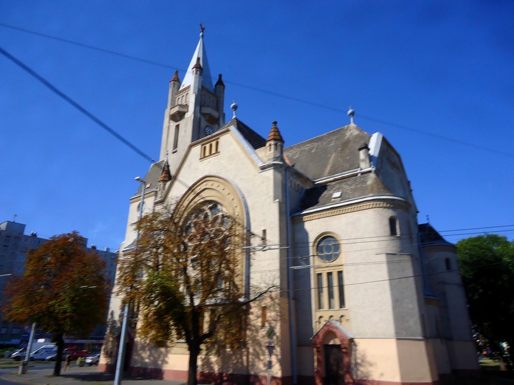 Zdjęcia: okolice Debreczyna, Wielka Nizina Wegierska, kolorowe domy modlitwy, WĘGRY Zdjęcia: okolice Debreczyna, Wielka Nizina Wegierska, kolorowe domy modlitwy, WĘGRY