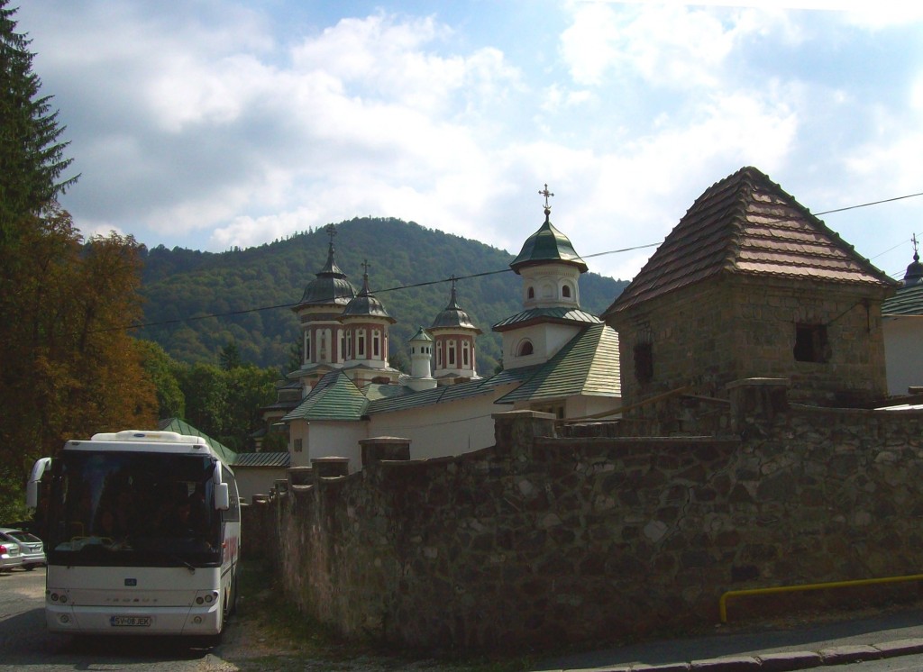 Zdjęcia: Sinaia, Transylwania, obok cerkwi, RUMUNIA Zdjęcia: Sinaia, Transylwania, obok cerkwi, RUMUNIA