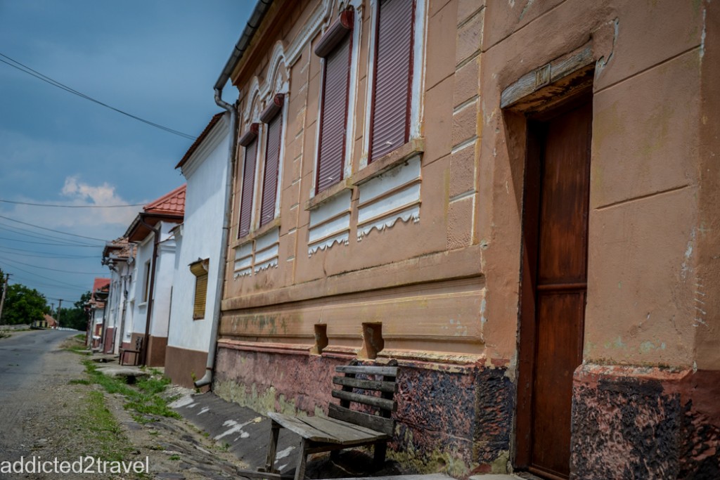 Zdjęcia: Sighisoara, Transylwania, Ławka przed domem, RUMUNIA Zdjęcia: Sighisoara, Transylwania, Ławka przed domem, RUMUNIA