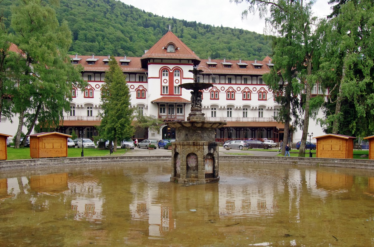 Zdjęcia: Sinaia, Okręg Prahova, Fontanna, RUMUNIA Zdjęcia: Sinaia, Okręg Prahova, Fontanna, RUMUNIA