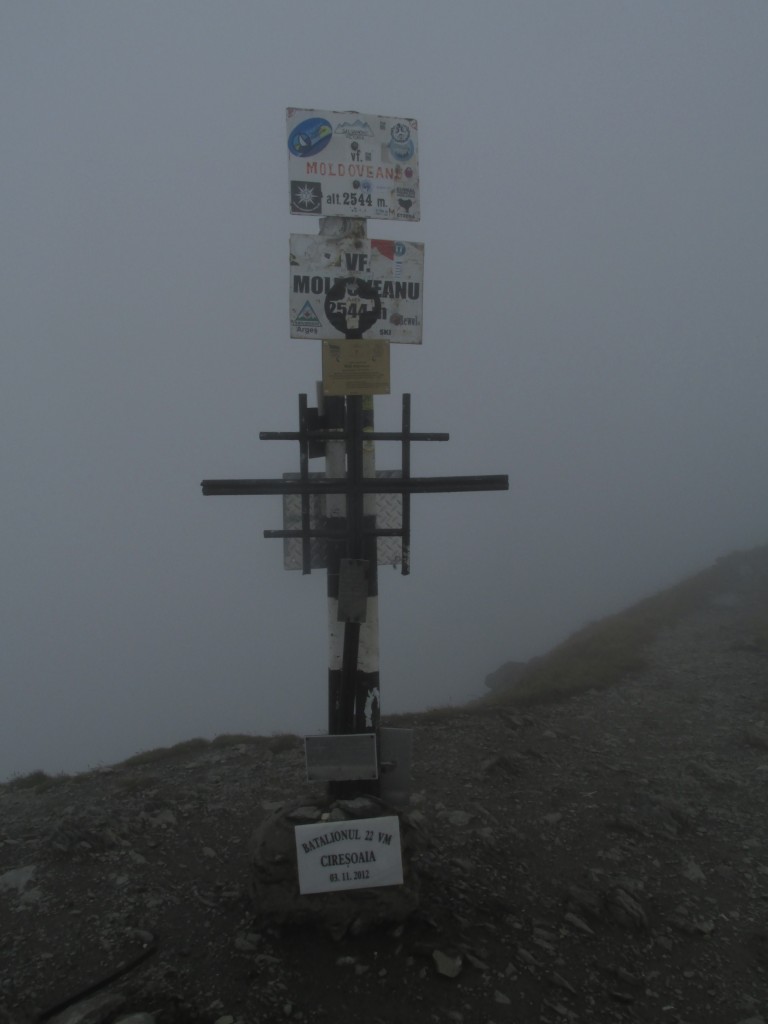 Zdjęcia: KGE Najwyższy szczyt Rumunii, Góry Fogaraskie, Moldoveanu, RUMUNIA Zdjęcia: KGE Najwyższy szczyt Rumunii, Góry Fogaraskie, Moldoveanu, RUMUNIA