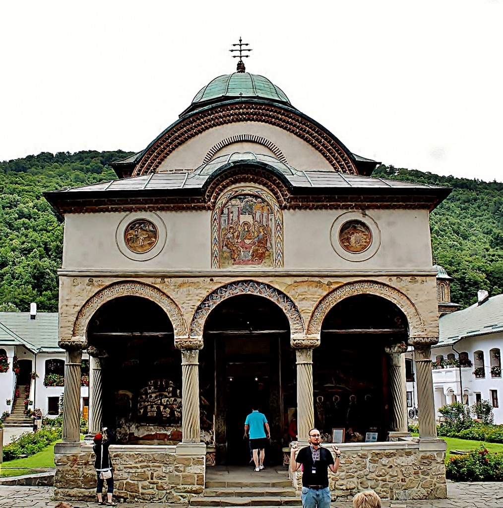 Zdjęcia: Park Narodowy Cozia, Wołoszczyzna, Monastyr Cozia, RUMUNIA Zdjęcia: Park Narodowy Cozia, Wołoszczyzna, Monastyr Cozia, RUMUNIA