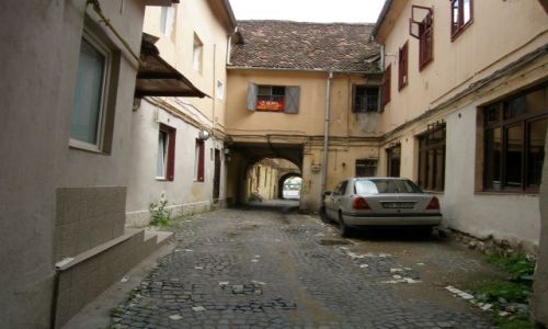 Zdjęcie RUMUNIA / Transylwania / Braszow / Podwórka w Braszowie