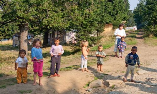 Zdjęcie RUMUNIA / Bukowina / Prislop / Dzieci z Przełęczy Prislop