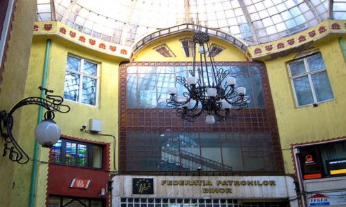 Zdjęcie RUMUNIA / Transylwania / Oradea / zabytkowy pasaż hotelu