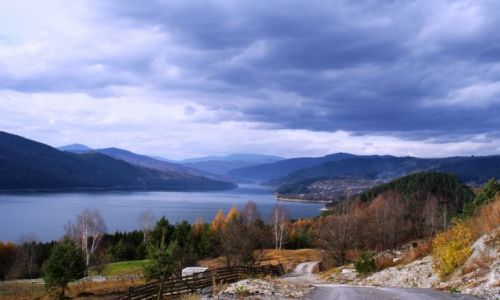 Zdjęcie RUMUNIA / Bicaz / jezioro Bicaz / krajobrazy rumuni