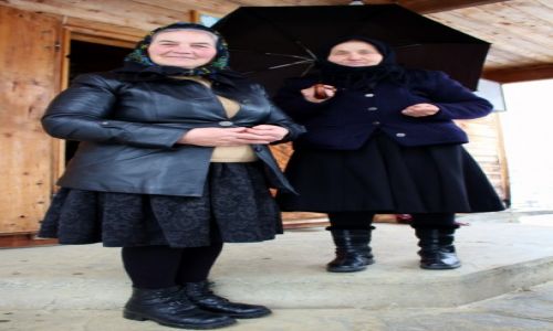 Zdjęcie RUMUNIA / Transylwania / Moliset / babuszki