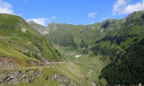 Zdjecie RUMUNIA / Argeș / droga krajowa DN7C / Gry Fogarskie - w drodze do przeczy