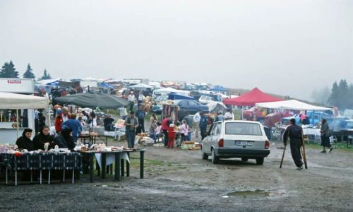 Zdjecie RUMUNIA / Gry Rodniaskie / Pasul Prislop / Coroczny jarmark na przeczy Prislop