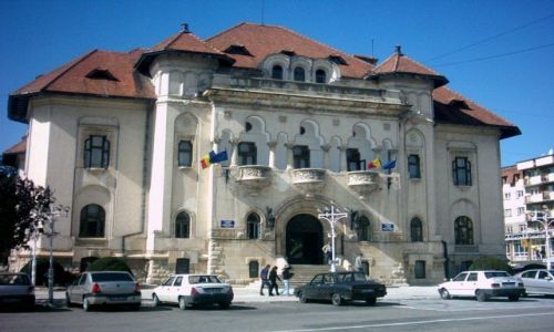 Zdjęcie RUMUNIA / Karpaty Południowe / Campulung / Urząd Miasta