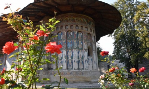 Zdjecie RUMUNIA / Bukowina  / Monastyr Voronet / Cerkiew w monastyrze Voronet