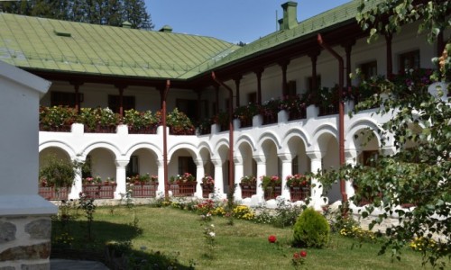 Zdjcie RUMUNIA / Bukowina  / Agapia / Monastyr Agapia