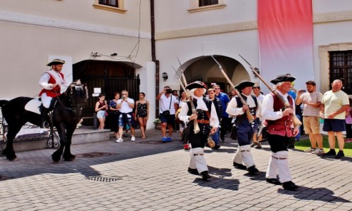 Zdjęcie RUMUNIA / Siedmiogród / Alba Iulia / Zmiana warty w twierdzy Alba Carolina
