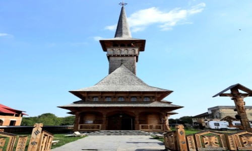 RUMUNIA / Maramuresz / Sapanta / Cerkiew drewniana