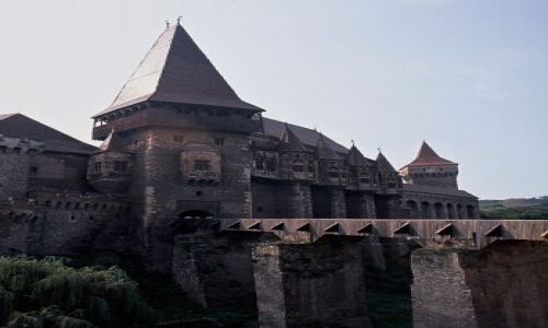 Zdj�cie RUMUNIA / Siedmiogr�d / Hunedoara / zamek w�r�d hut