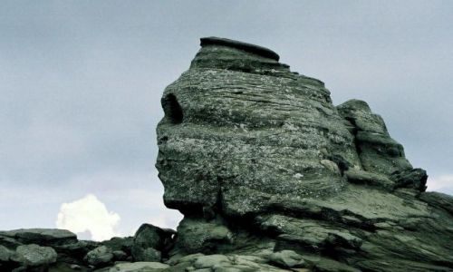 Zdjecie RUMUNIA / góry Bucegi / skała Sfinxul koło Cabana Babele / Sfinks
