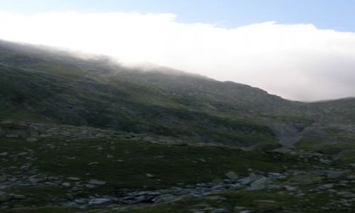 Zdjęcie RUMUNIA / fagarskie góry / romania / szczyty i chmury
