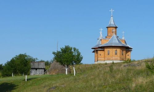 Zdjecie RUMUNIA / okolice Negresti Oas / wioska / cerkiewka