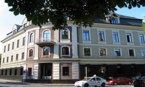 Zdjęcie RUMUNIA / Transylwania /  Brasov / kiedyś był to piękny, stylowy hotel PARK...