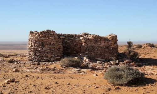 Zdjcie SAHARA ZACHODNIA / Saguia El Hamra / gdzie w piaskach pustyni / Fort na saharyjskim klifie