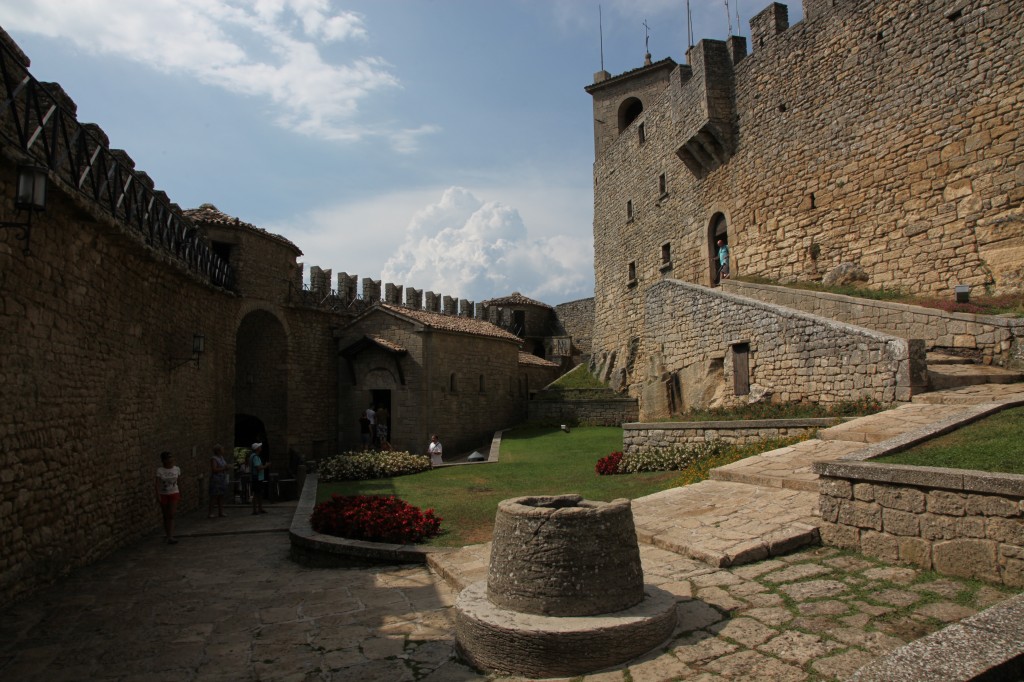 Zdjęcia: Mount Titano, San Marino, Na zamku Guaita, SAN MARINO Zdjęcia: Mount Titano, San Marino, Na zamku Guaita, SAN MARINO