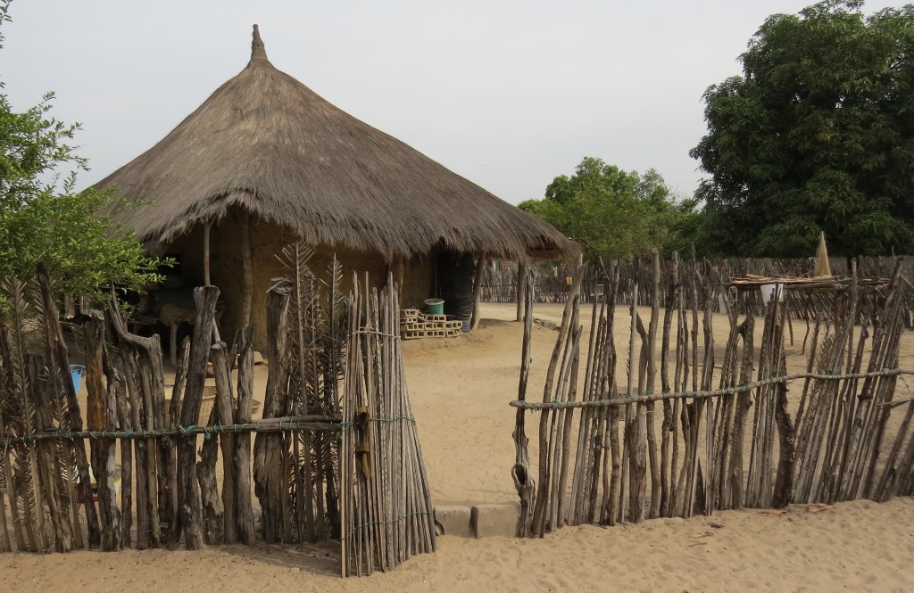 Zdjęcia: Cap Skirring, Prowincja Casamance, Typowa zabudowa, SENEGAL Zdjęcia: Cap Skirring, Prowincja Casamance, Typowa zabudowa, SENEGAL