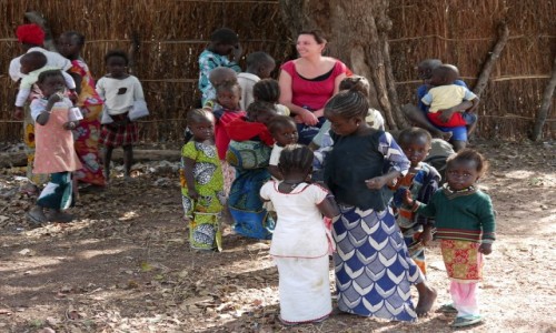 Zdjecie SENEGAL / Fatick / Rezerwat Fathala / Ciekawskie dzieciaki wszdzie s takie same.