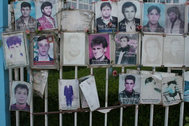 Zdjęcia: Prisztina, Kosowo, Zaginieni, SERBIA Zdjęcia: Prisztina, Kosowo, Zaginieni, SERBIA