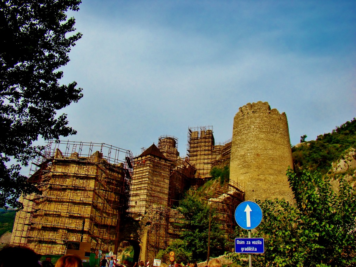 Zdjęcia: Golubac, Branicevski, Golubac-twierdza z XIV wieku w remoncie, SERBIA Zdjęcia: Golubac, Branicevski, Golubac-twierdza z XIV wieku w remoncie, SERBIA