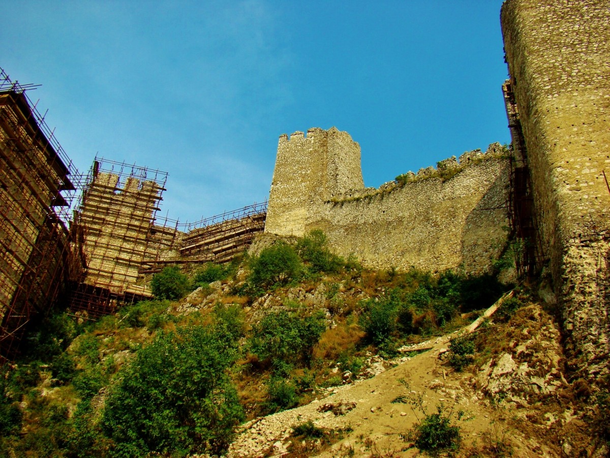 Zdjęcia: Golubac, Branicevski, Golubac-twierdza z XIV wieku w remoncie, SERBIA Zdjęcia: Golubac, Branicevski, Golubac-twierdza z XIV wieku w remoncie, SERBIA