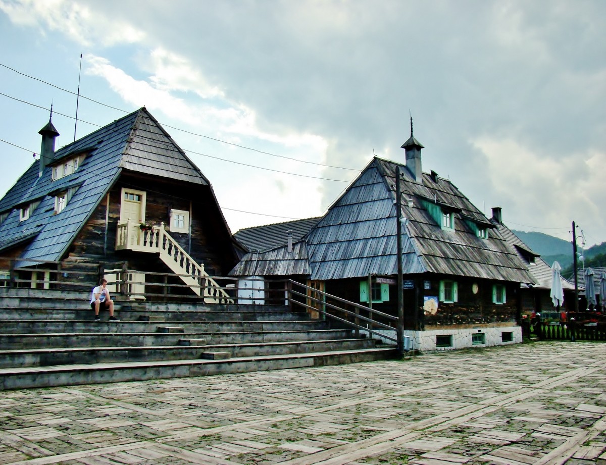 Zdjęcia: Drvengrad, zach.Serbia,Zlatibor, Drvengrad-drewniane miasto Kusturicy, SERBIA Zdjęcia: Drvengrad, zach.Serbia,Zlatibor, Drvengrad-drewniane miasto Kusturicy, SERBIA
