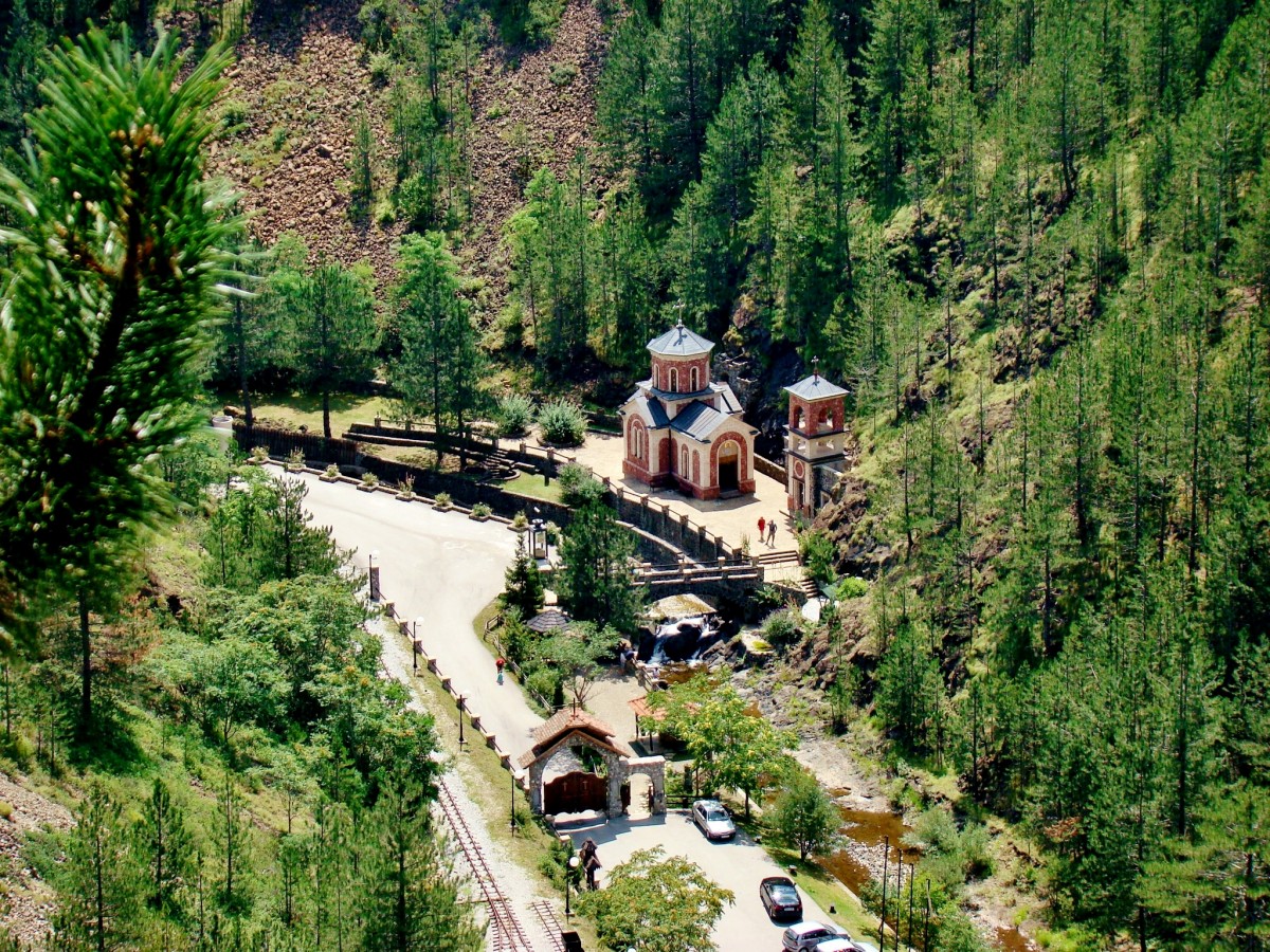 Zdjęcia: Mokra Gora, zach.Serbia, Sarganska Osmica-widok z kolejki, SERBIA Zdjęcia: Mokra Gora, zach.Serbia, Sarganska Osmica-widok z kolejki, SERBIA