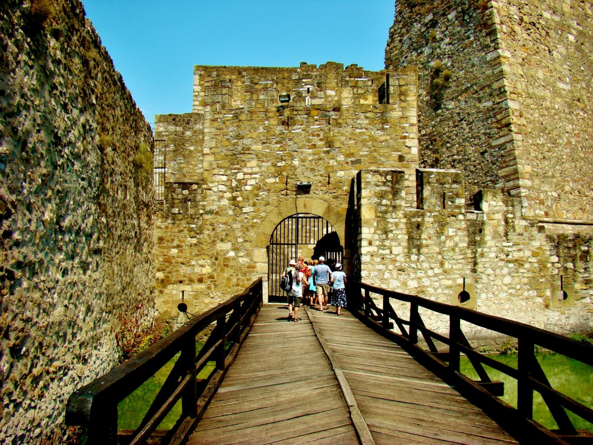Zdjęcia: Smederevo, Podunavlje, Smederevo-twierdza z XV wieku, SERBIA Zdjęcia: Smederevo, Podunavlje, Smederevo-twierdza z XV wieku, SERBIA