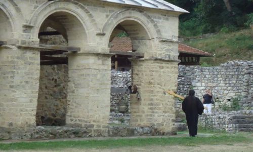 Zdjcie SERBIA / Raszka / Sopocani / W monastyrze
