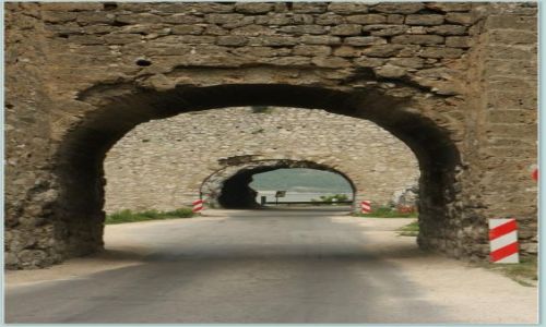Zdjecie SERBIA / - / Twierdza Golubac / Tunel