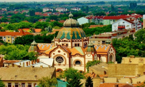 Zdjecie SERBIA / Vojvodina / Subotica / Subotica-synagoga z 1902 roku/widok z wiey ratusza/