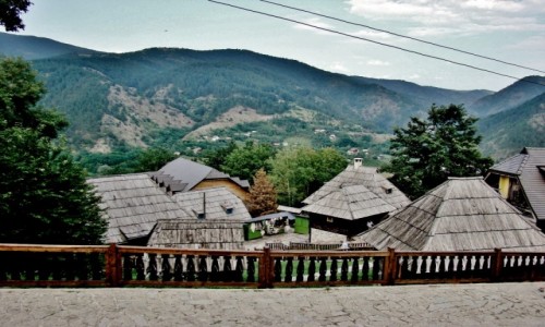 Zdjcie SERBIA / zach.Serbia,Zlatibor / Drvengrad / Drvengrad-drewniane miasto Kusturicy