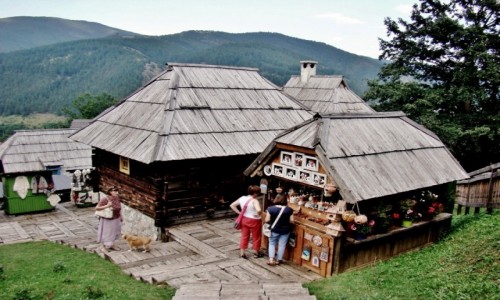 Zdjcie SERBIA / zach.Serbia,Zlatibor / Drvengrad / Drvengrad-drewniane miasto Kusturicy